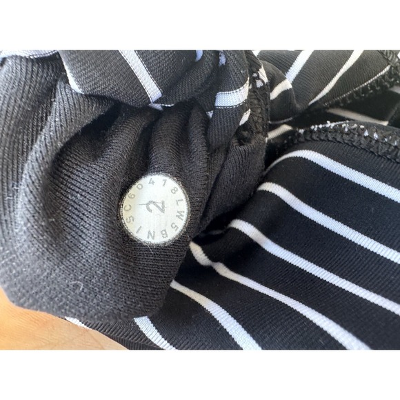 Lululemon Stripe Leggings Yoga Athleisure Pilates Women's Size 2 - Picture 7 of 7